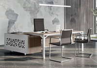Collezione 608 scrivania direzionale dal design architettonico